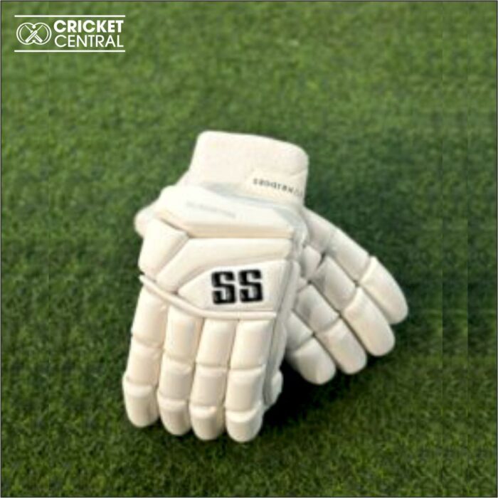 SS Batting Gloves Gladiator in all white